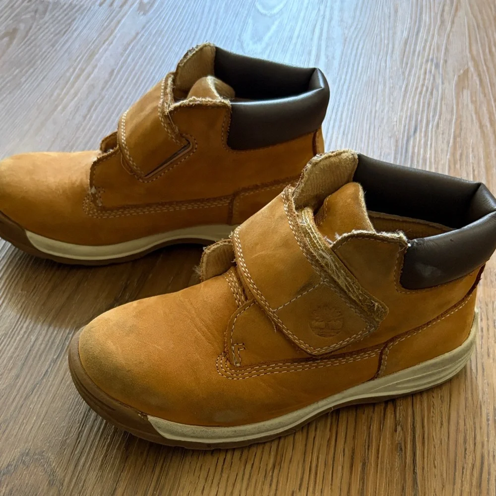 Timberland Kids Brown Boots - Picture 4 of 7